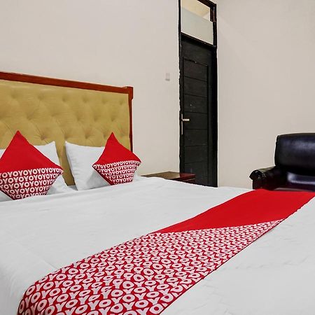 Oyo 90702 Wisma Tobana Kebayoran Mencil エクステリア 写真