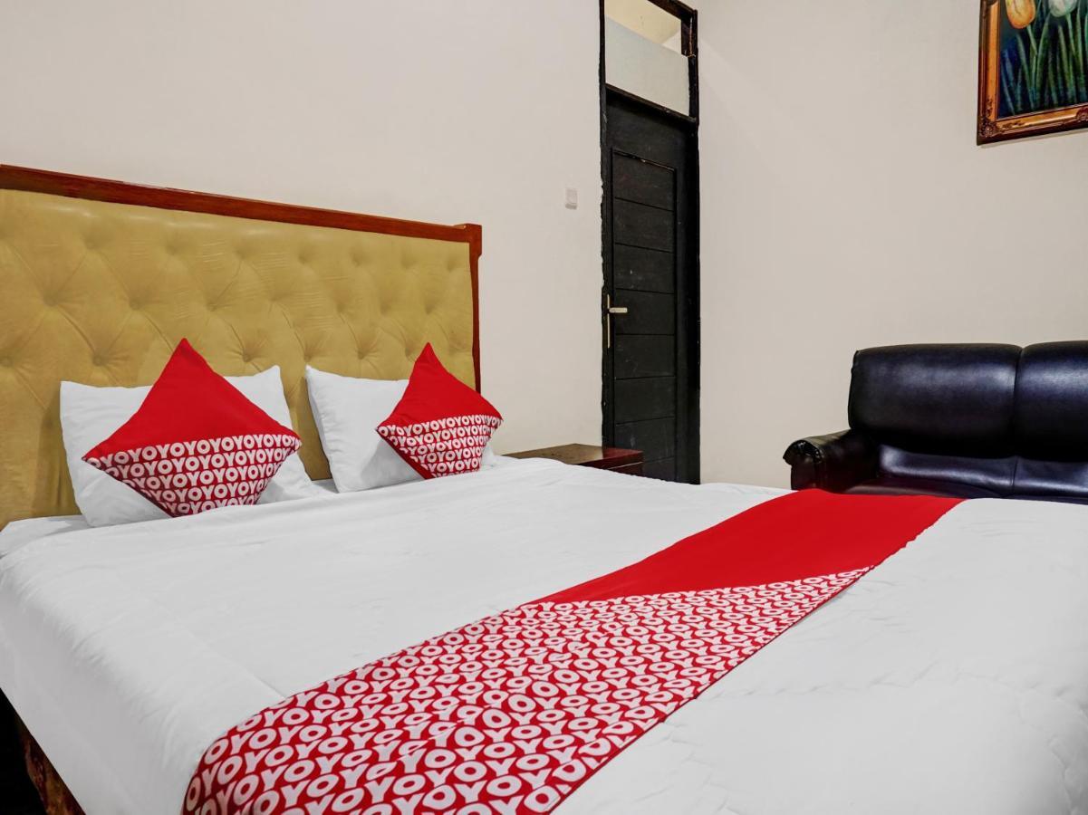 Oyo 90702 Wisma Tobana Kebayoran Mencil エクステリア 写真