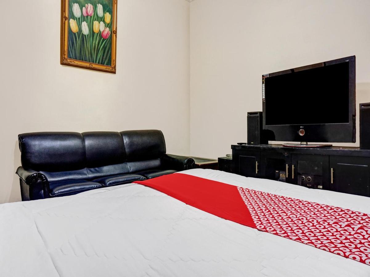 Oyo 90702 Wisma Tobana Kebayoran Mencil エクステリア 写真